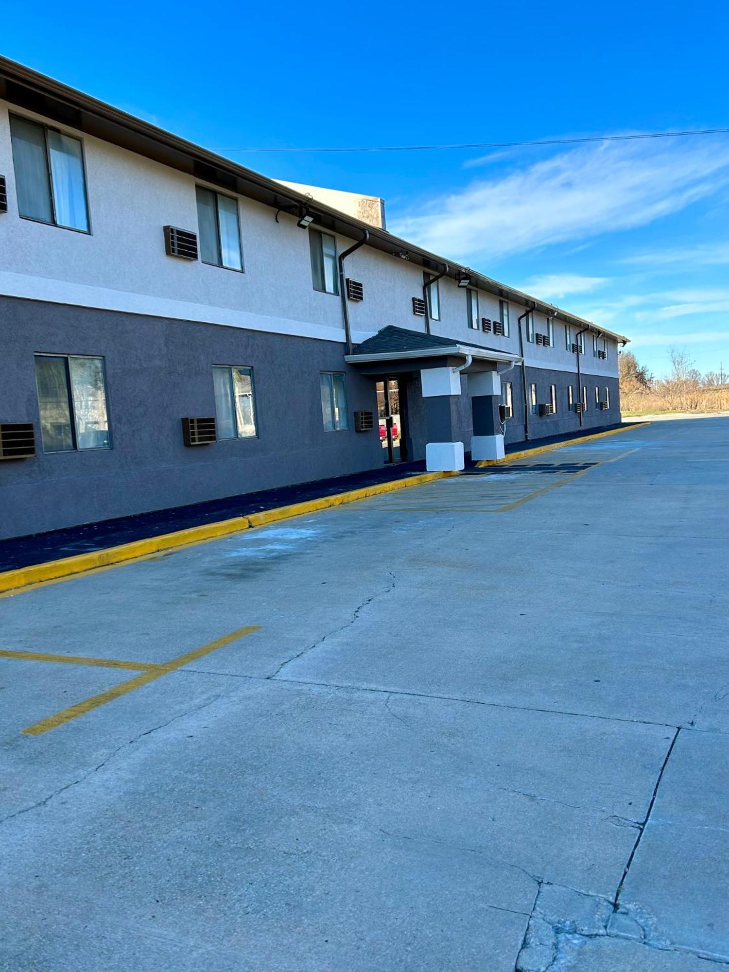 Rodeway Inn Emporia Buitenkant foto